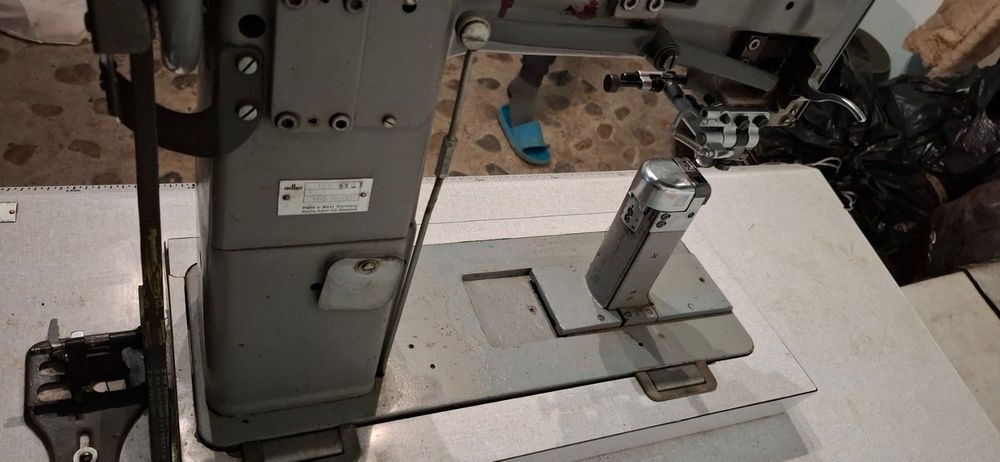 Бутилкива шевна машина Dürkopp Adler.