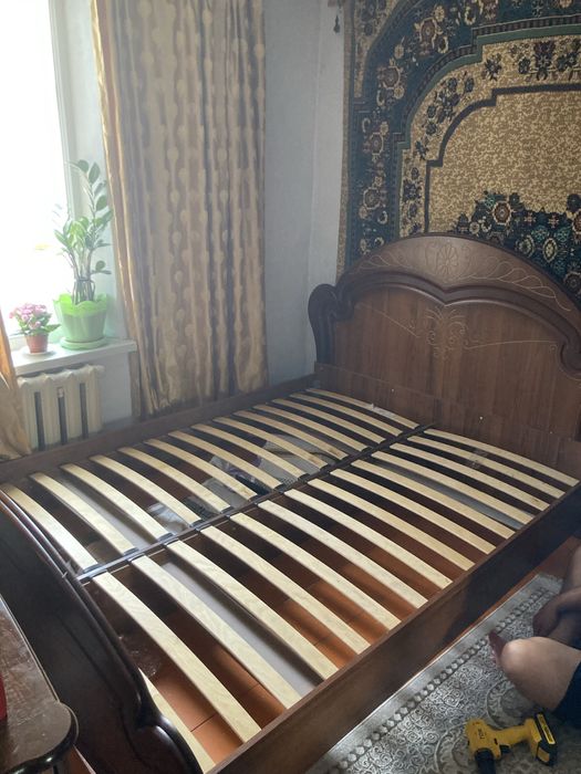 Двух спалный кроват…