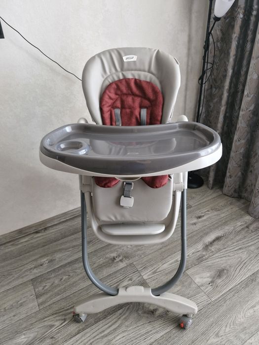 Продам  стульчик для кормления