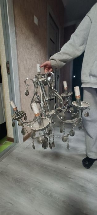 продаётся люстра