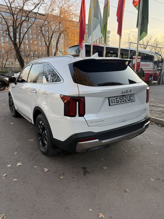 Kia sorento 2024 г 7 местние