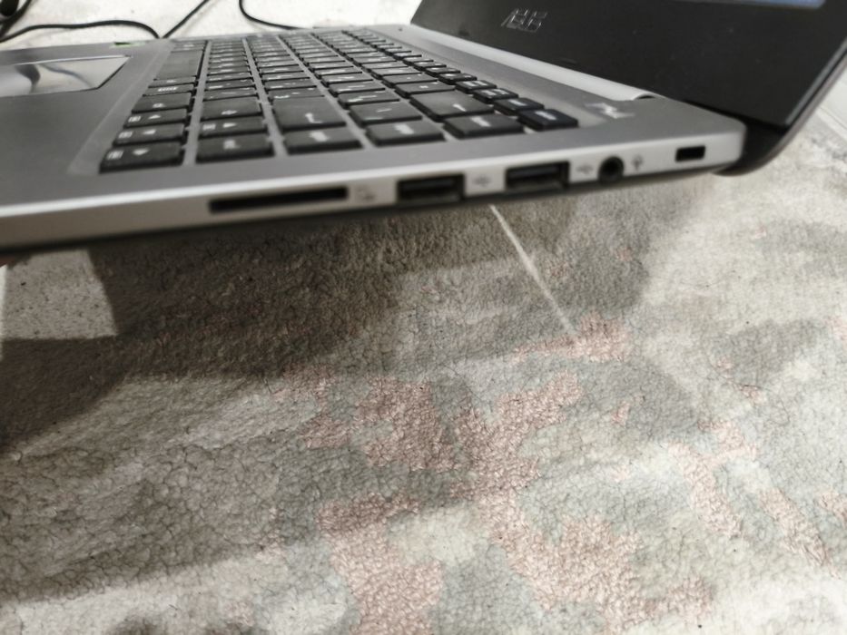Ноутбук Asus Металлический