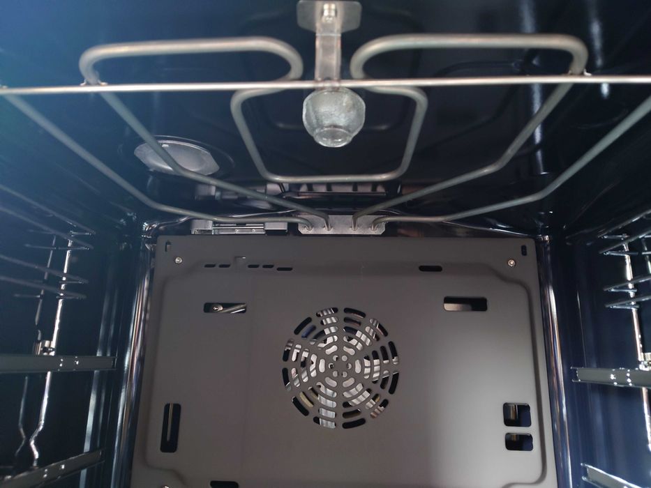 НОВА РАЗОПАКОВАНА - Електрическа готварска печка Bosch HKR39C220