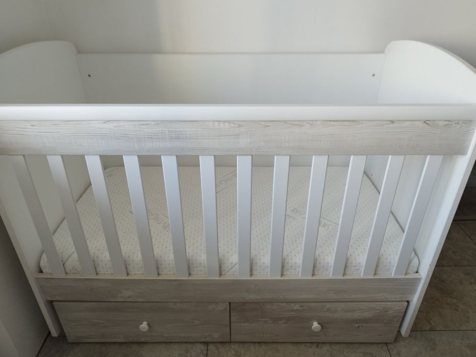 Детска дървена колара с матрак