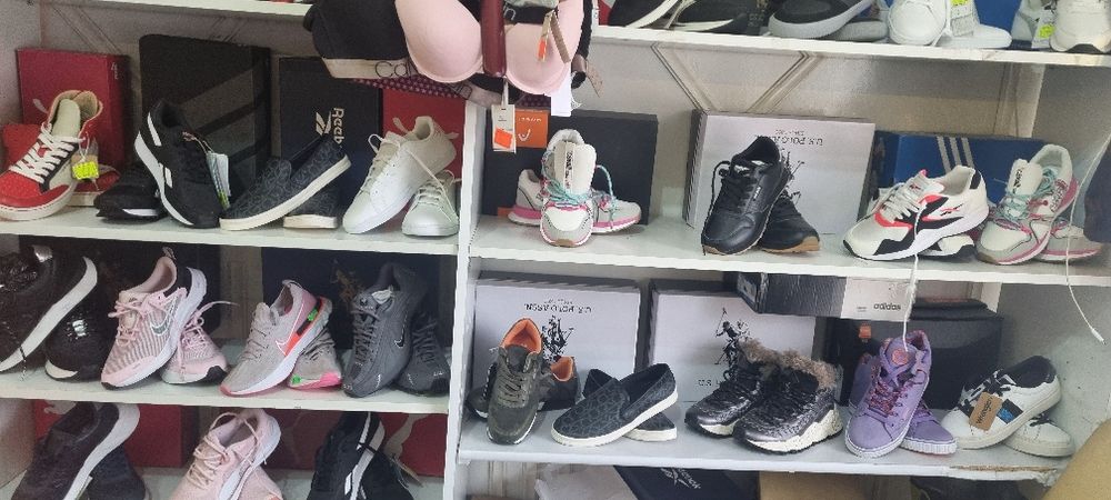 Lot haine firmă  nouă cu etichetă la cele mai ok preturi[originale]TOP