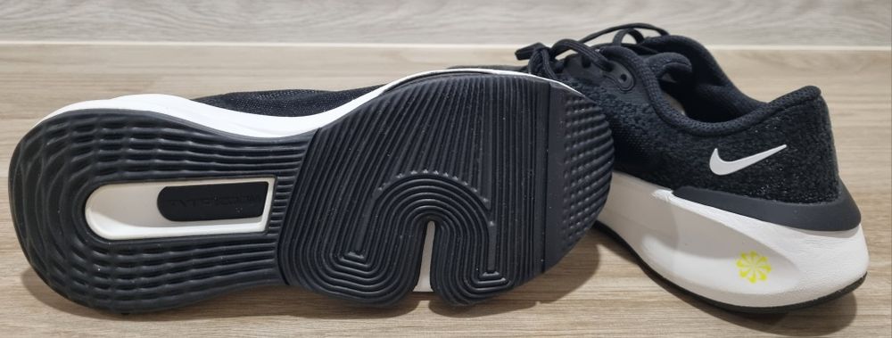 Спортни обувки W Nike VERSAIR
