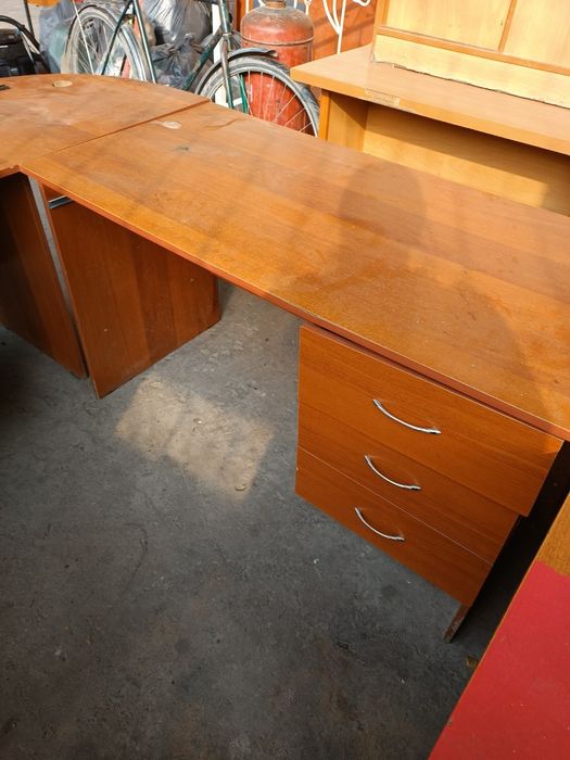 Burchakli kampuyuter stoli