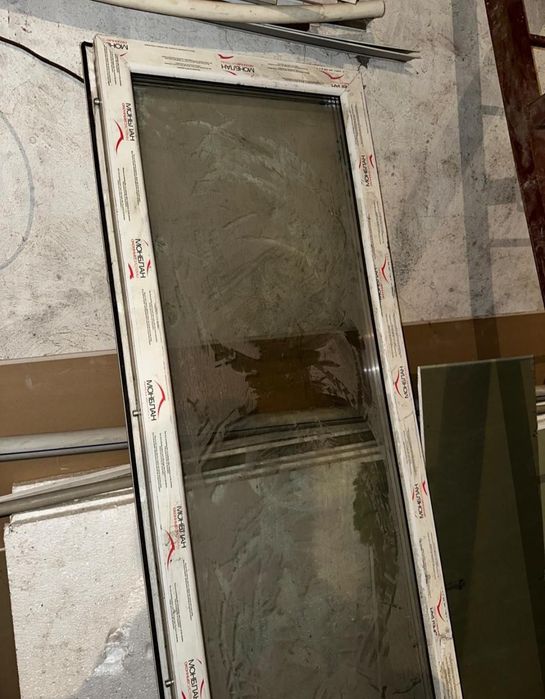 Продам Пластиковую Дверь!!!