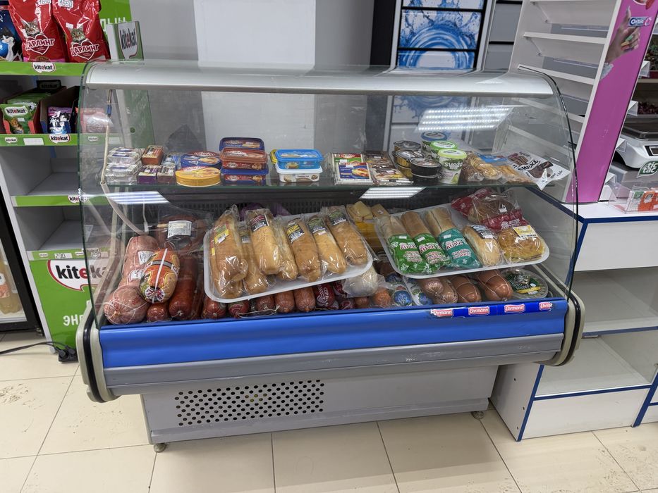 Холодильник для колбас и тортов