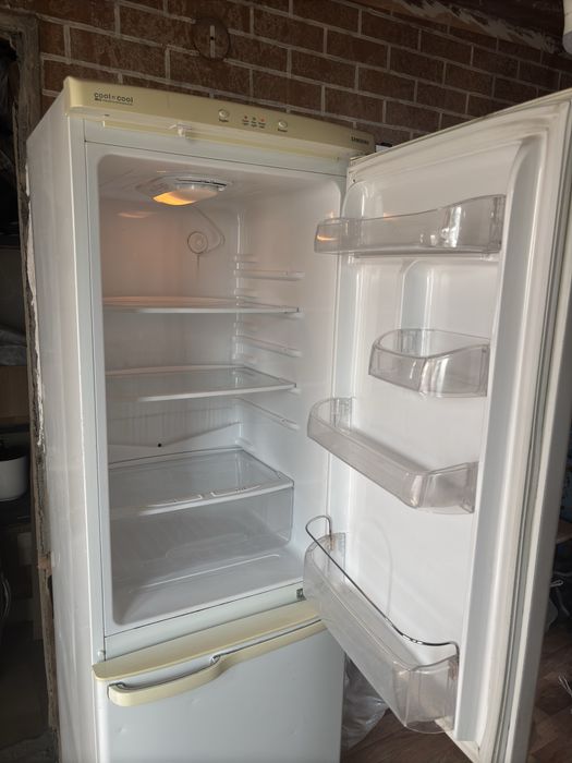 Хололилтник самсунг samsung