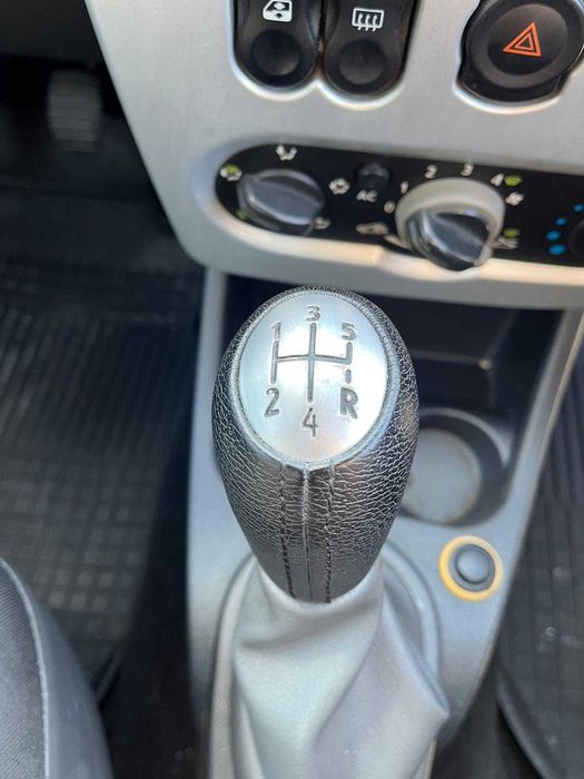 Dacia Logan 1.6 MPI – 115.000 km reali – foarte bine întreținută