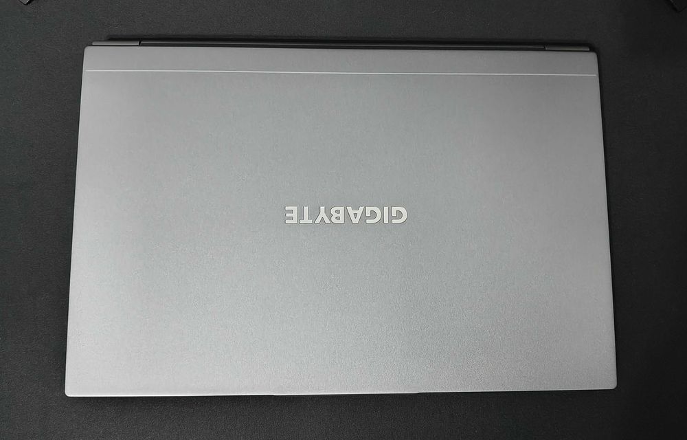 Ноутбук GIGABYTE Core i7