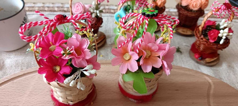 Мартеници магнити и кошнички