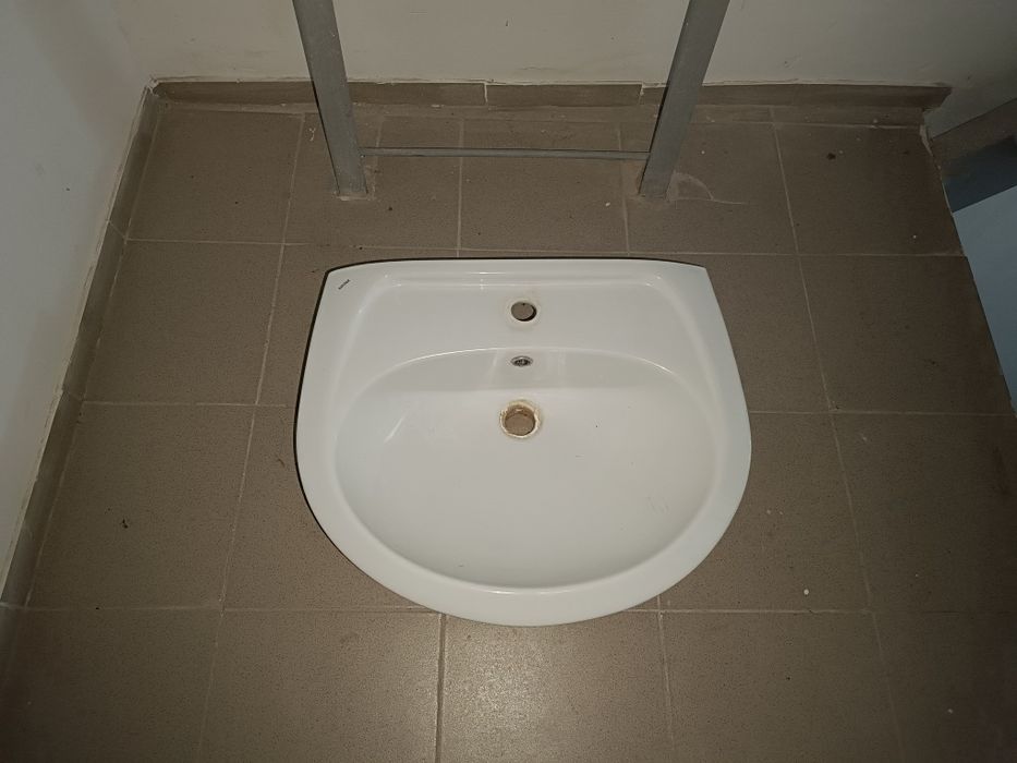 Продам Раковину керамический