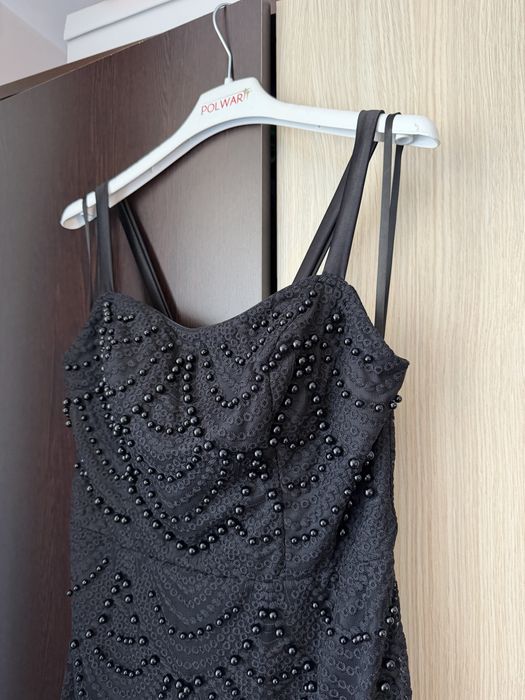 Rochie neagra cu perle