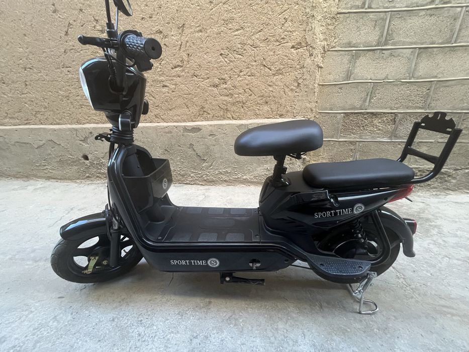 Срочно скутер сотилади