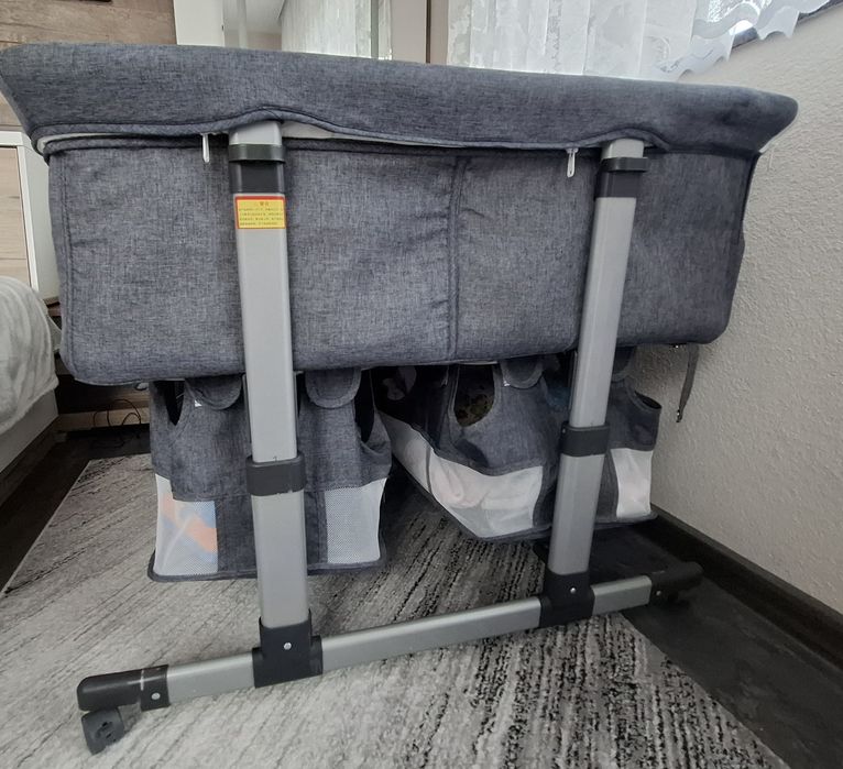 Twin next to me  - кошара за близнаци