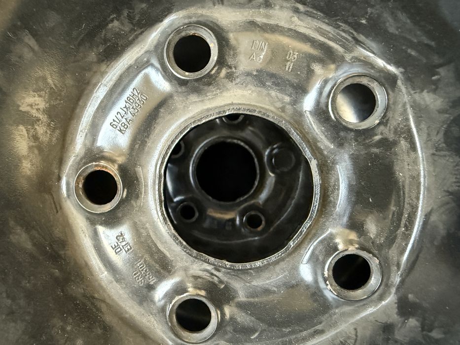 Jante tabla WV Passat R16