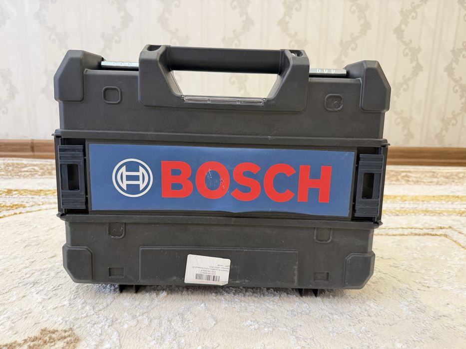 Лазерный уровен строительный 4d BOSCH