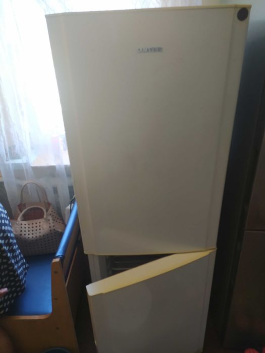 Холодильник samsung