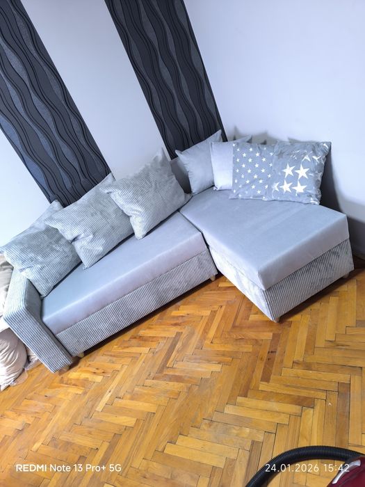 Чисто нов диван,неизползван,само сглобен но малък за помещението.