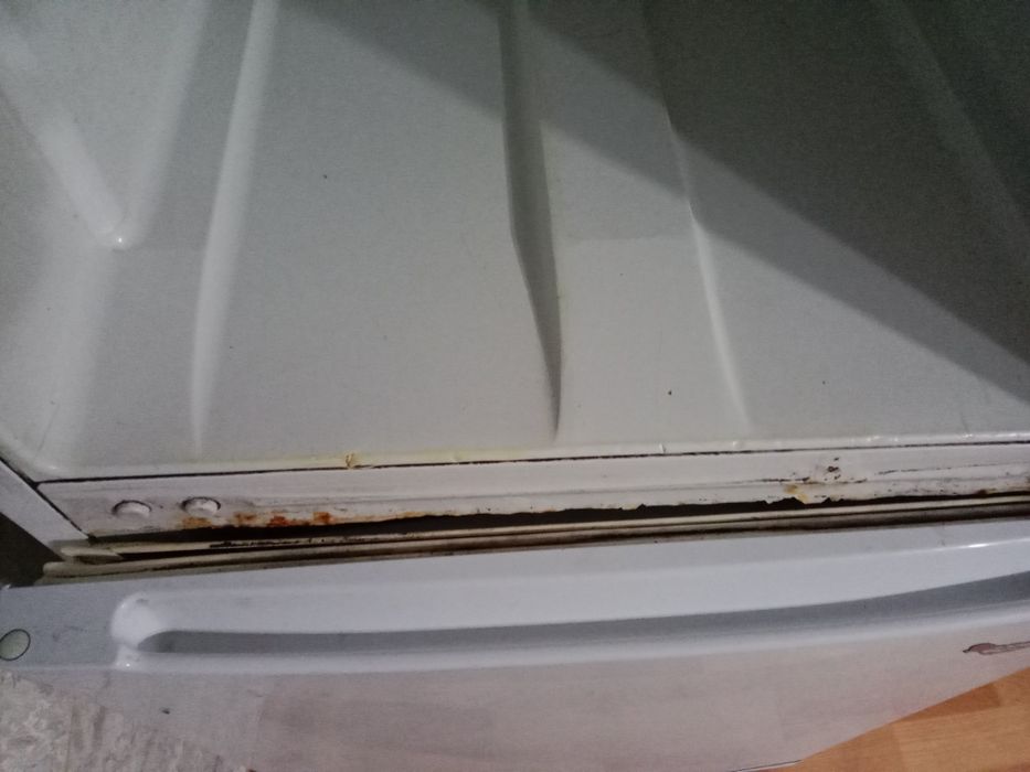 Холодильник insesit