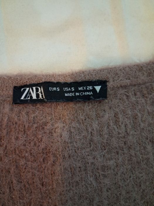 Pulover ZARA mohair-look, decolteu V, culoare nude/maro deschis, mărim