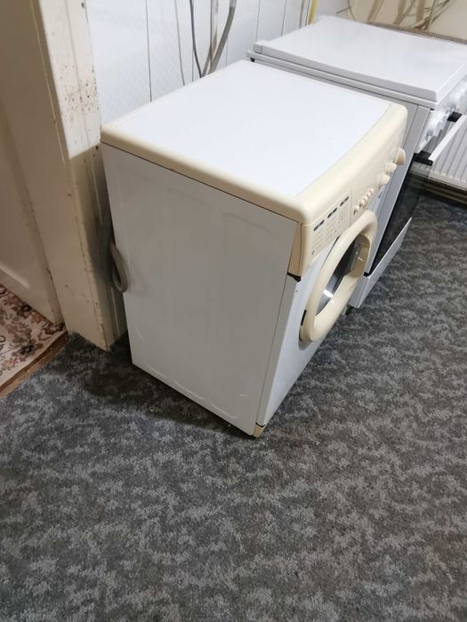 Mașină de spălat cu încărcare frontală Wirpool