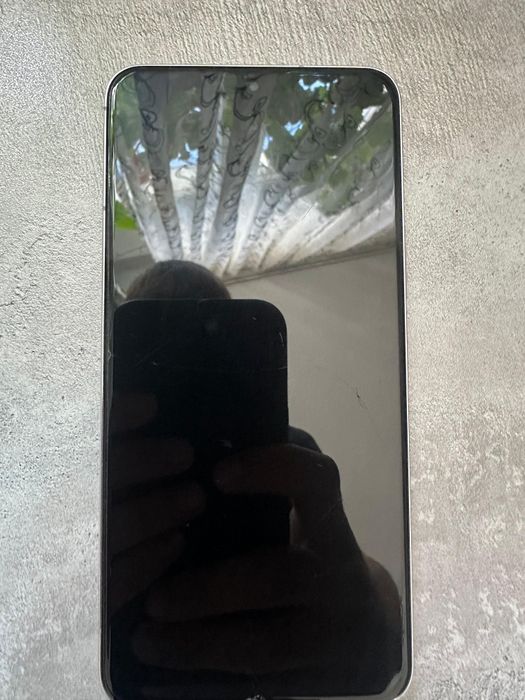 Samsung s22 128/8