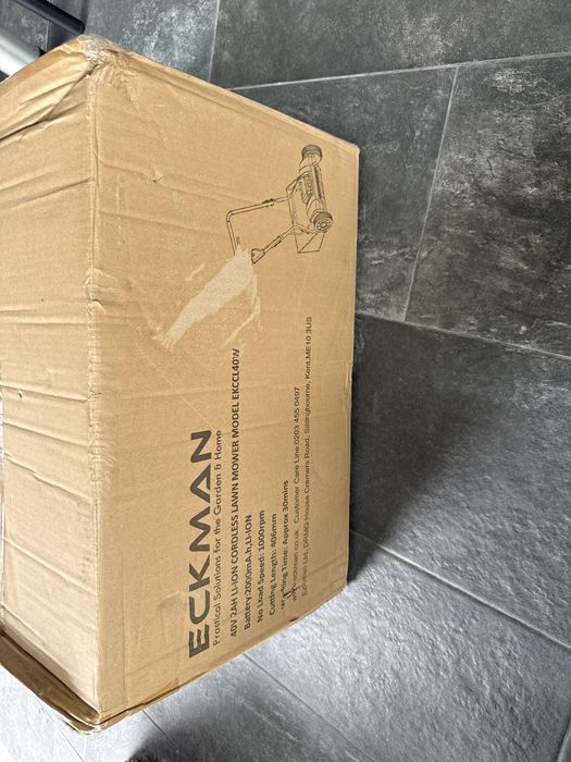mașină de tuns iarba compactă Eckman 40V fără fir
