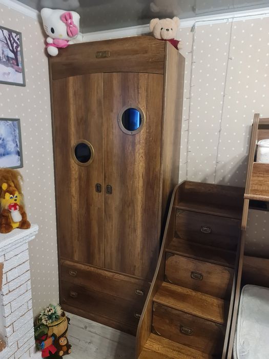 Продам детскую  кровать.