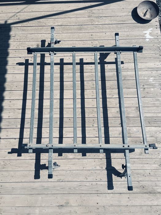 Багажник на крышу автомобиля.