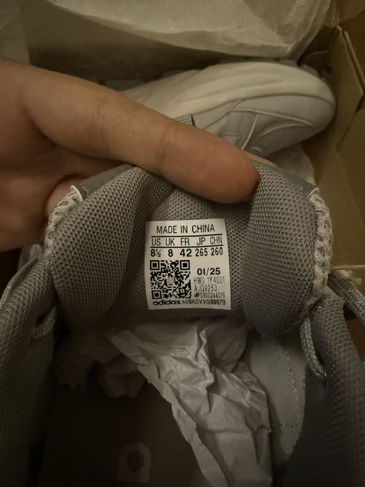 Новые кроссовки Adidas