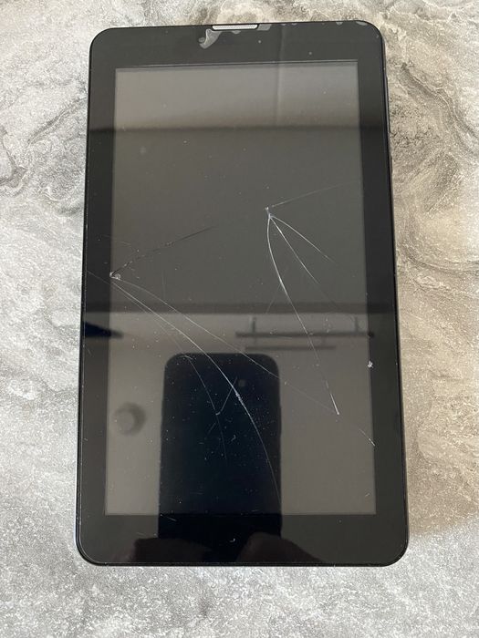 Продам планшет , требует ремонта