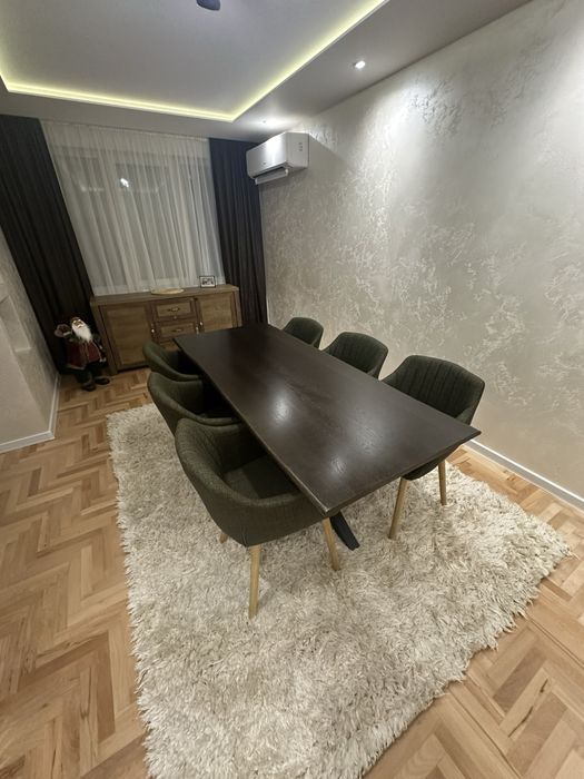 Трапезна маса от масив - дъб- с метални крака