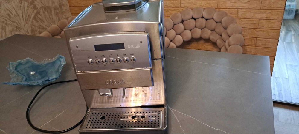 Кафемашина / Кафеавтомат Gaggia Titanium Работеща, супер кафе с каймак