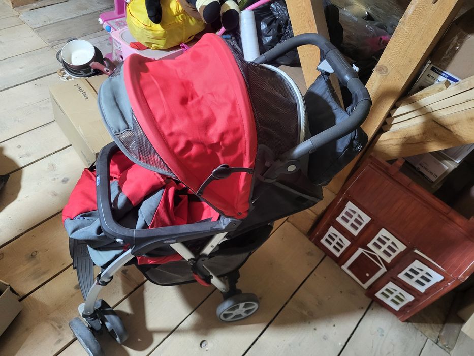 Vind cărucior de copii marca Chicco