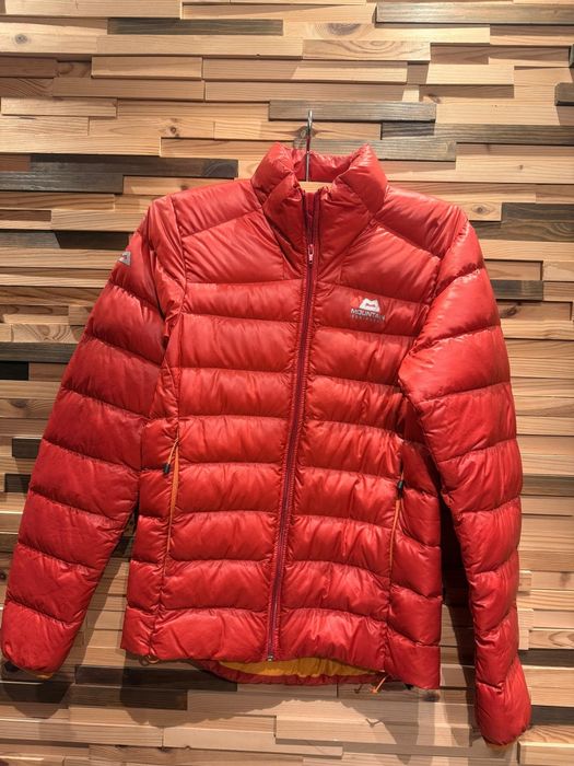Jachetă de puf Mountain Equipment – bărbați, mărimea S – stare impecab