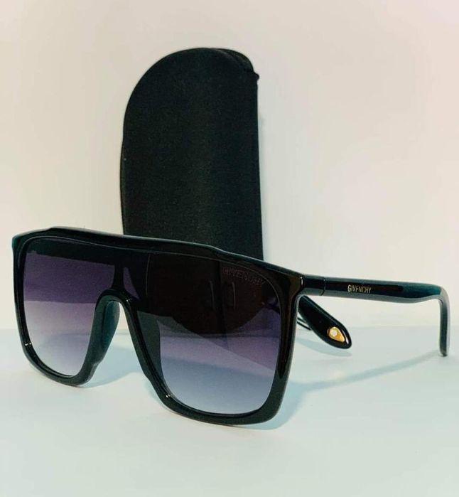 Ochelari de soare noi