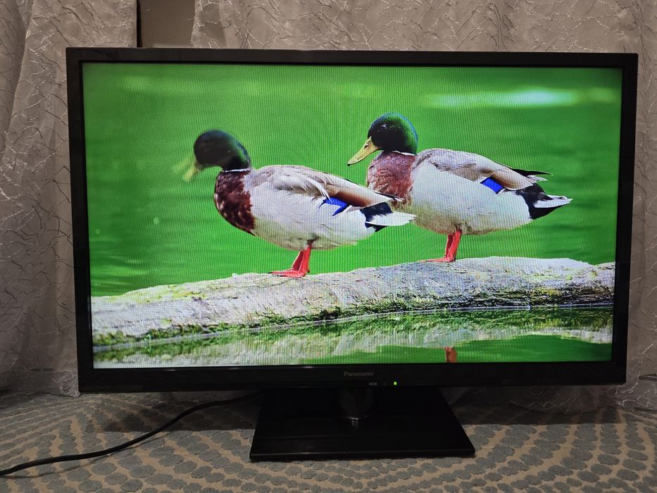 Телевизор Panasonic HD Ready 32" (81 см)