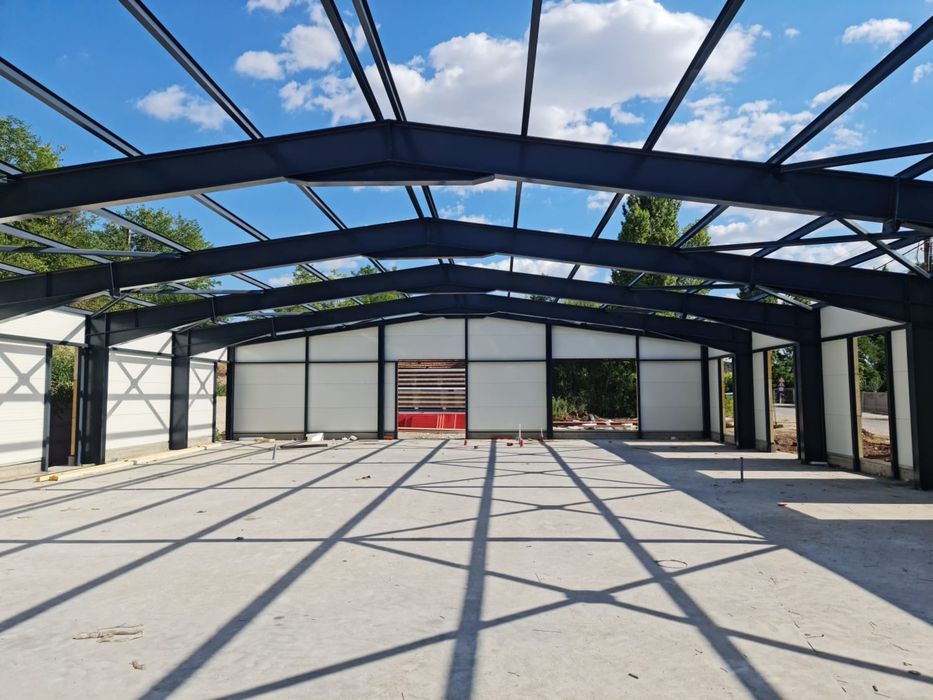 Vand Hala Metalica cu panouri sandwich completa la gata