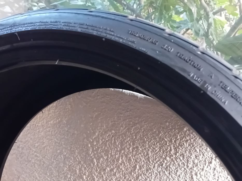 Гуми 235/ 35/ 19.  235/ 60/ 18