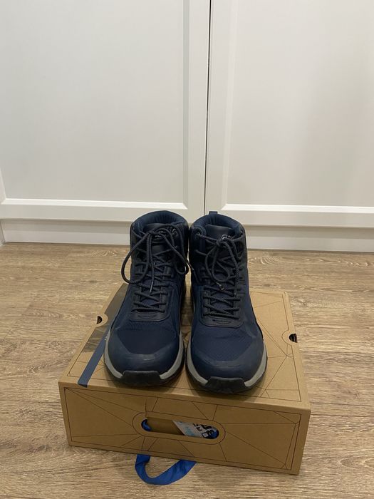 Зимние ботинки прочные и теплые