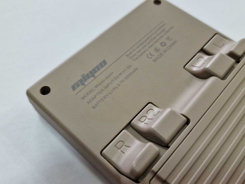 Ретро конзола Miyoo Mini Plus Retro Handheld +