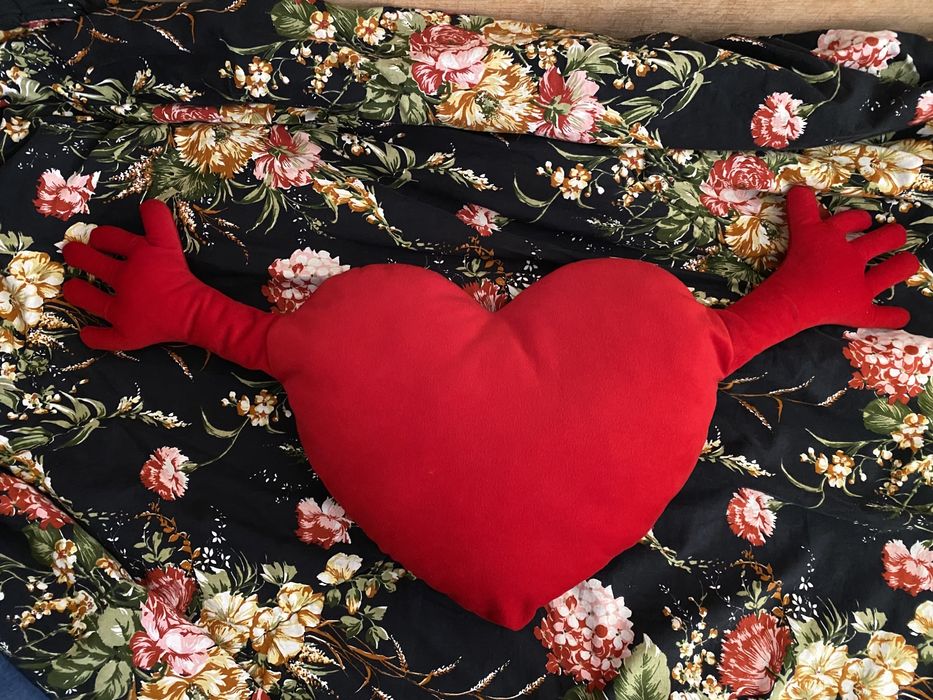 Чисто нова плюшена играчка “Сърце”