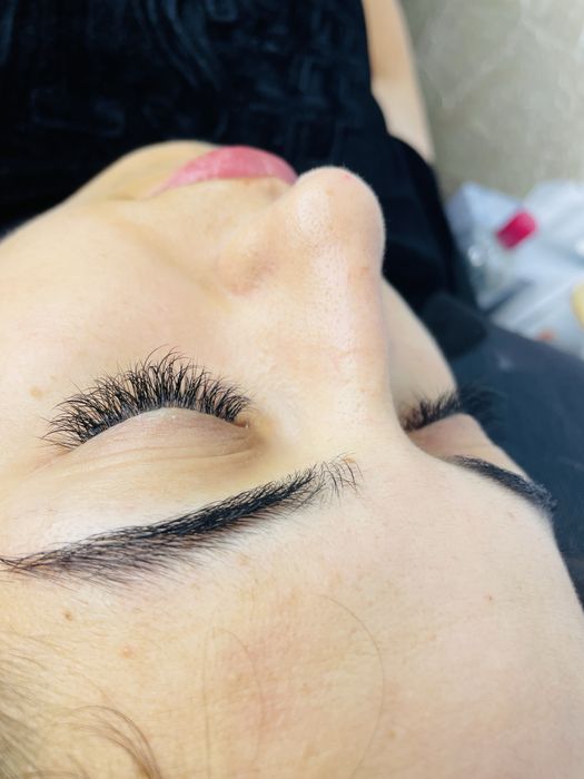 Extensii de gene pentru un look impecabil