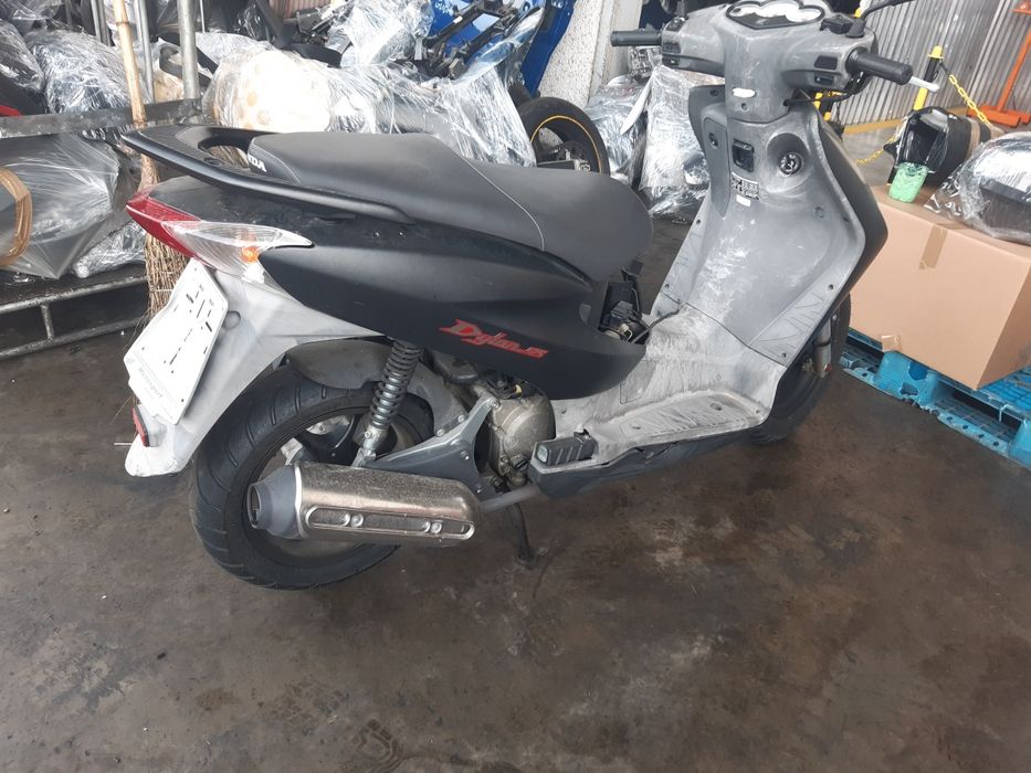 Скутер Хонда дилан ,кльомба Нес( DILAN,Nes 150)-на части