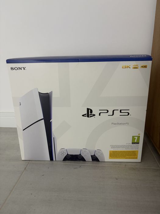 Playstation 5 1TB disc версия два джойстика и 3 игри