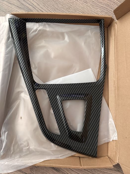 Карбонов панел,капаци огледала и централен панел BMW f30