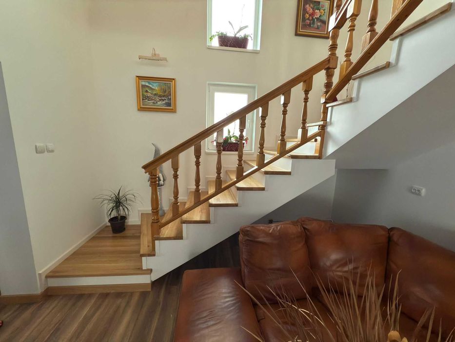 Scări din stejar / scara lemn masiv / scări pe comanda